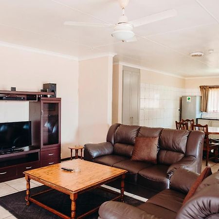 Port Edward Holiday Resort Bagian luar foto