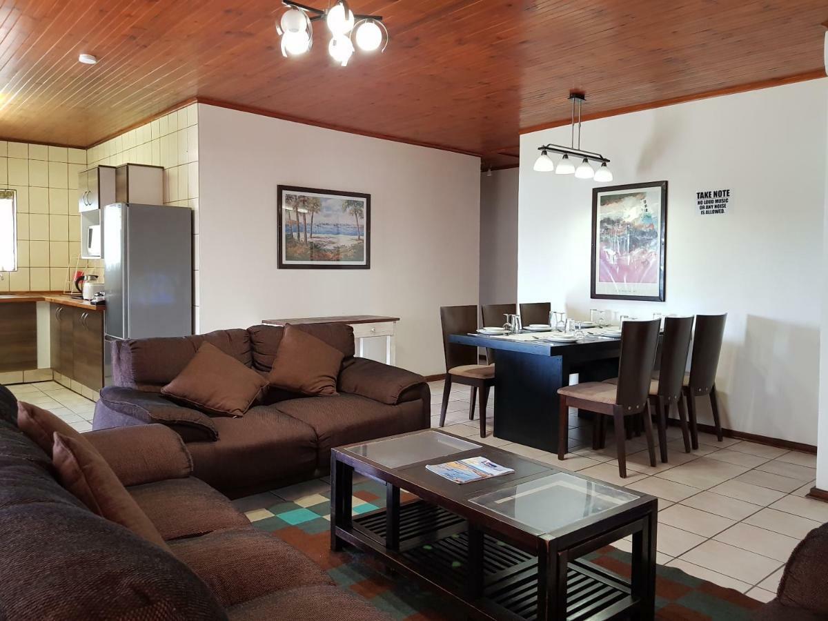 Port Edward Holiday Resort Bagian luar foto