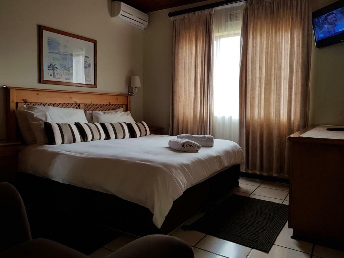 Port Edward Holiday Resort Bagian luar foto