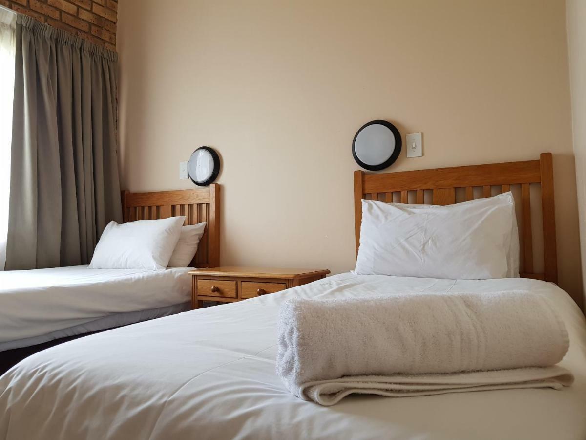Port Edward Holiday Resort Bagian luar foto