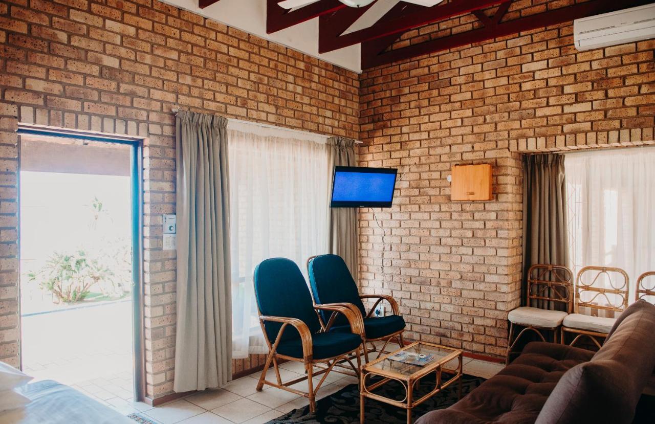 Port Edward Holiday Resort Bagian luar foto
