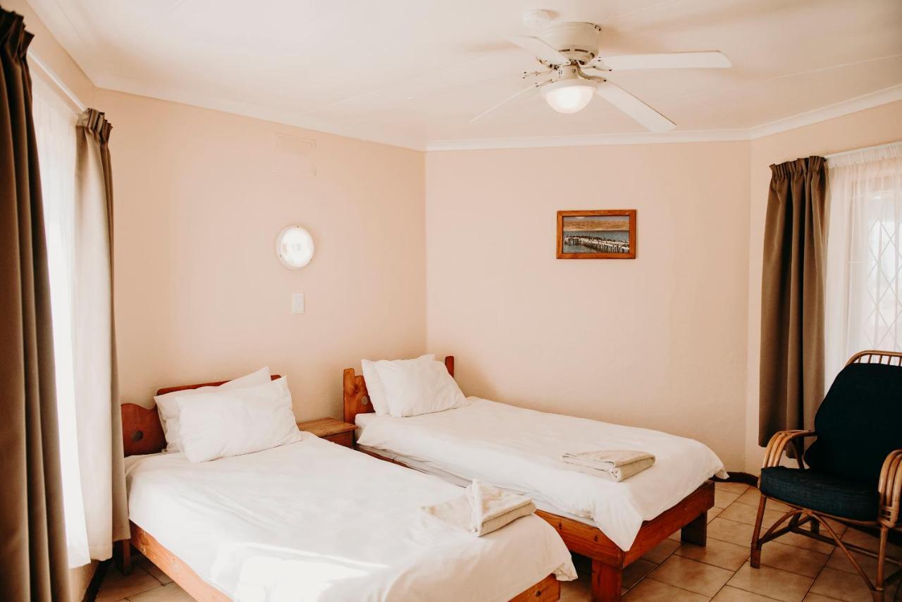 Port Edward Holiday Resort Bagian luar foto