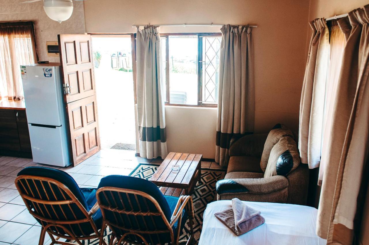 Port Edward Holiday Resort Bagian luar foto