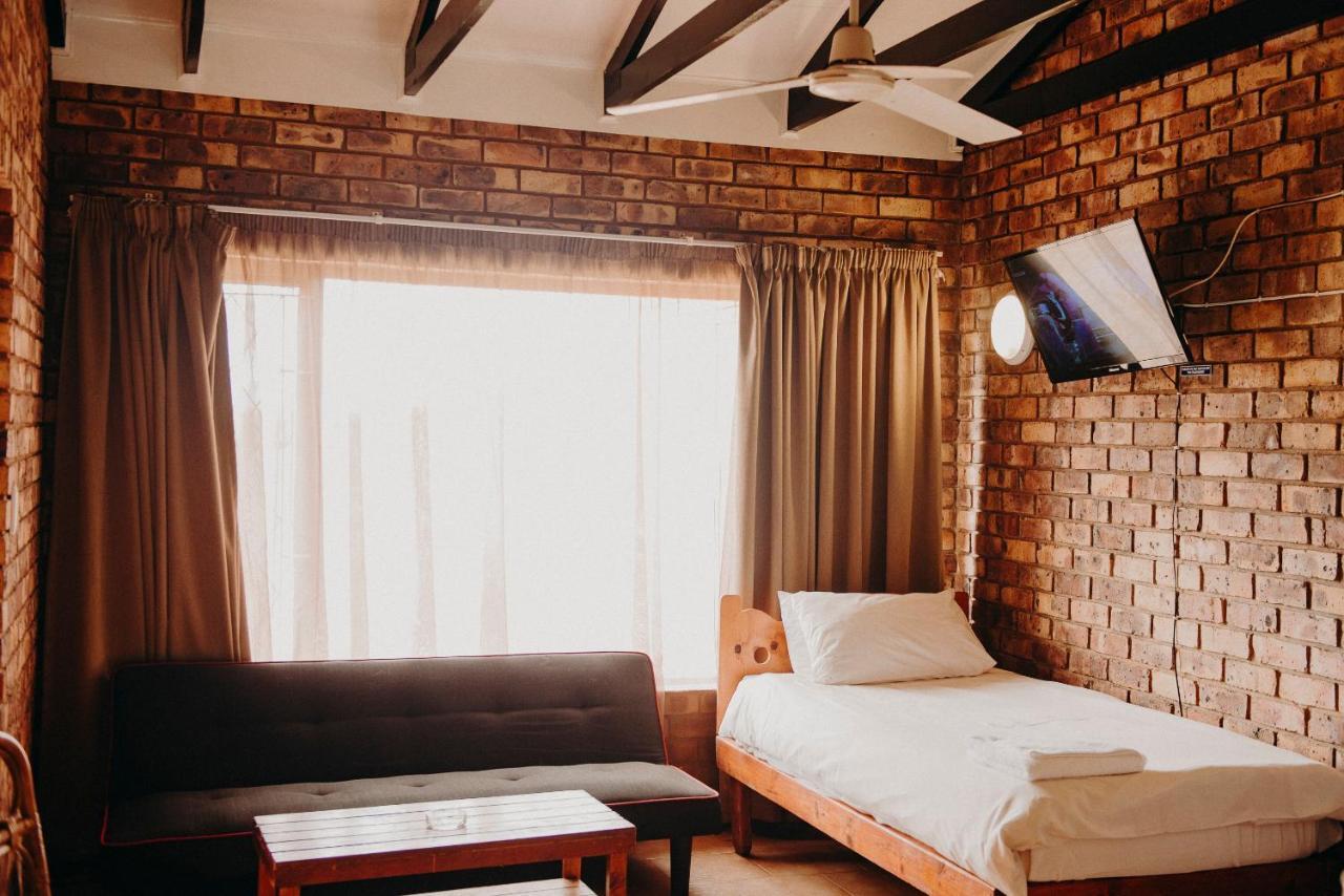 Port Edward Holiday Resort Bagian luar foto
